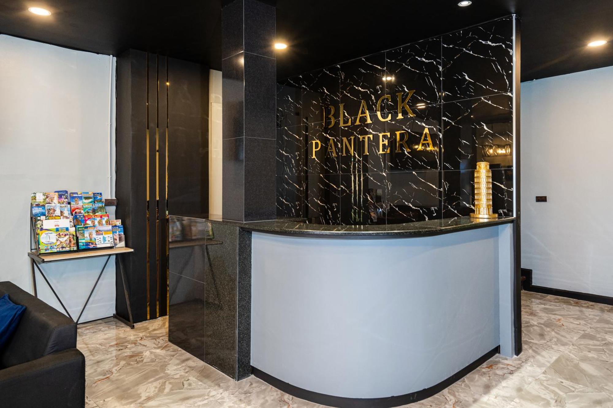Black Pantera Hostel Patong Exteriör bild