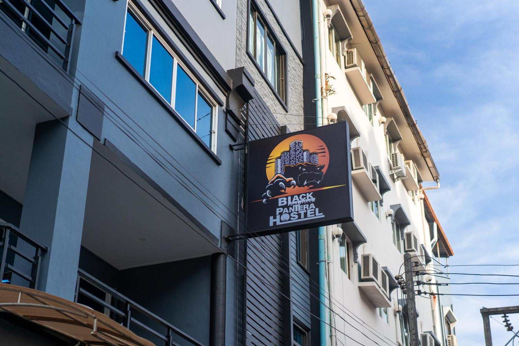 Black Pantera Hostel Patong Exteriör bild